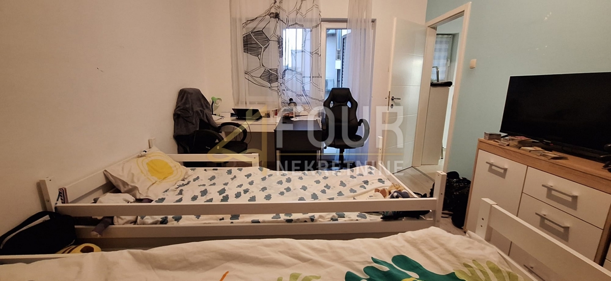 Fiume, Krimeja, casa a schiera