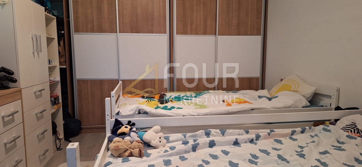 Fiume, Krimeja, casa a schiera