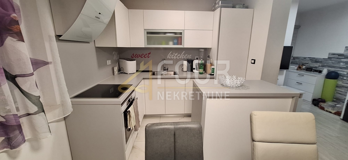 Fiume, Krimeja, casa a schiera