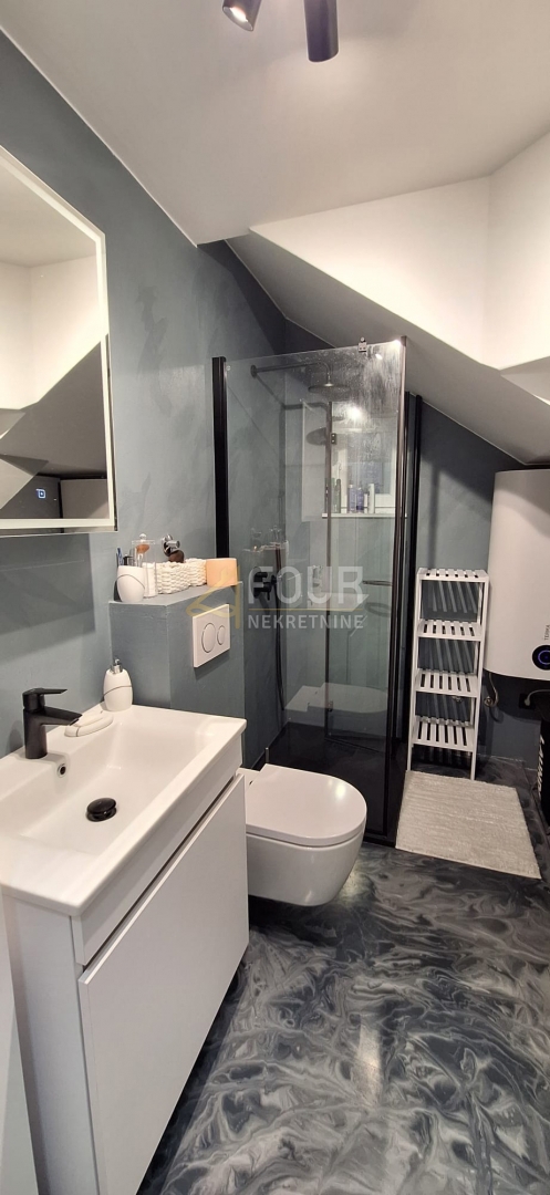 Fiume, Krimeja, casa a schiera