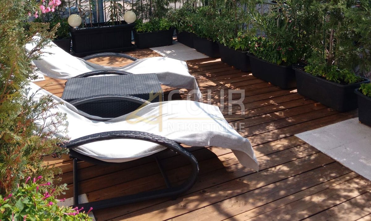 Novi Vinodolski, 262m2