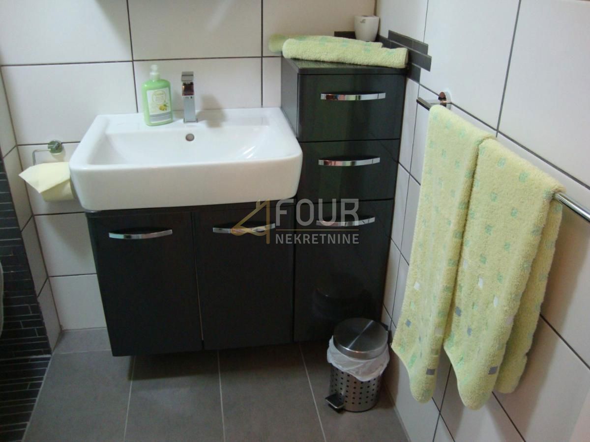 Novi Vinodolski, 262m2