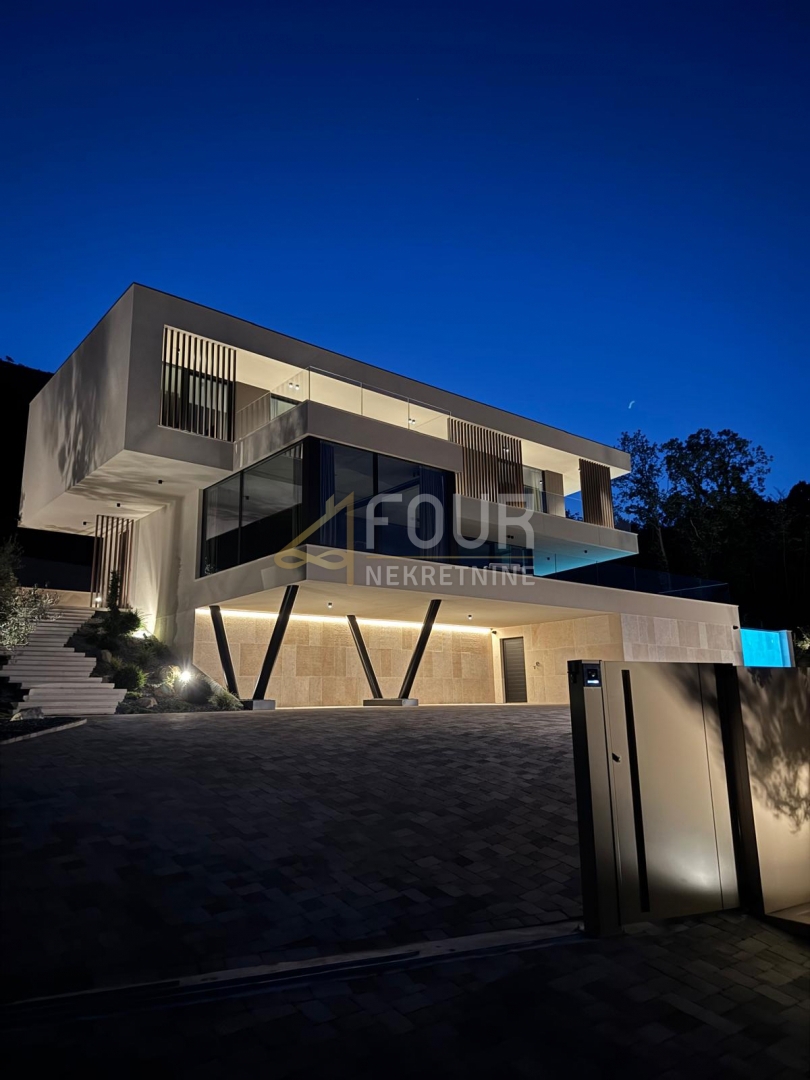 Plomin, Kršan, 220m2