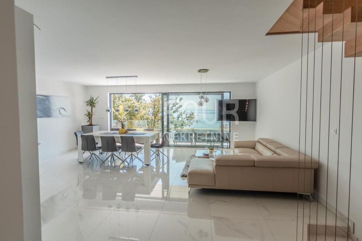 Pobri, Opatija - Okolica, 210,37m2