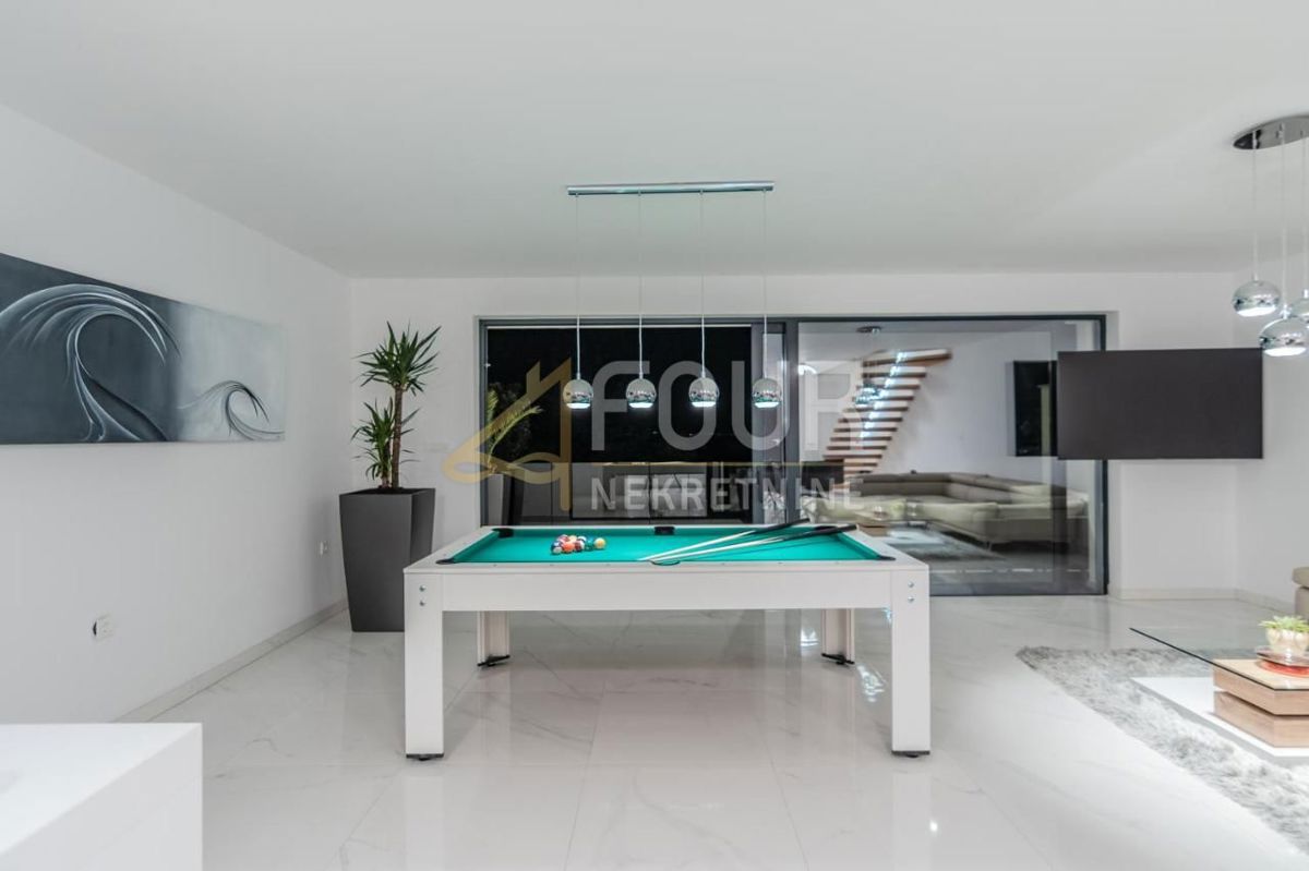 Pobri, Opatija - Okolica, 210,37m2