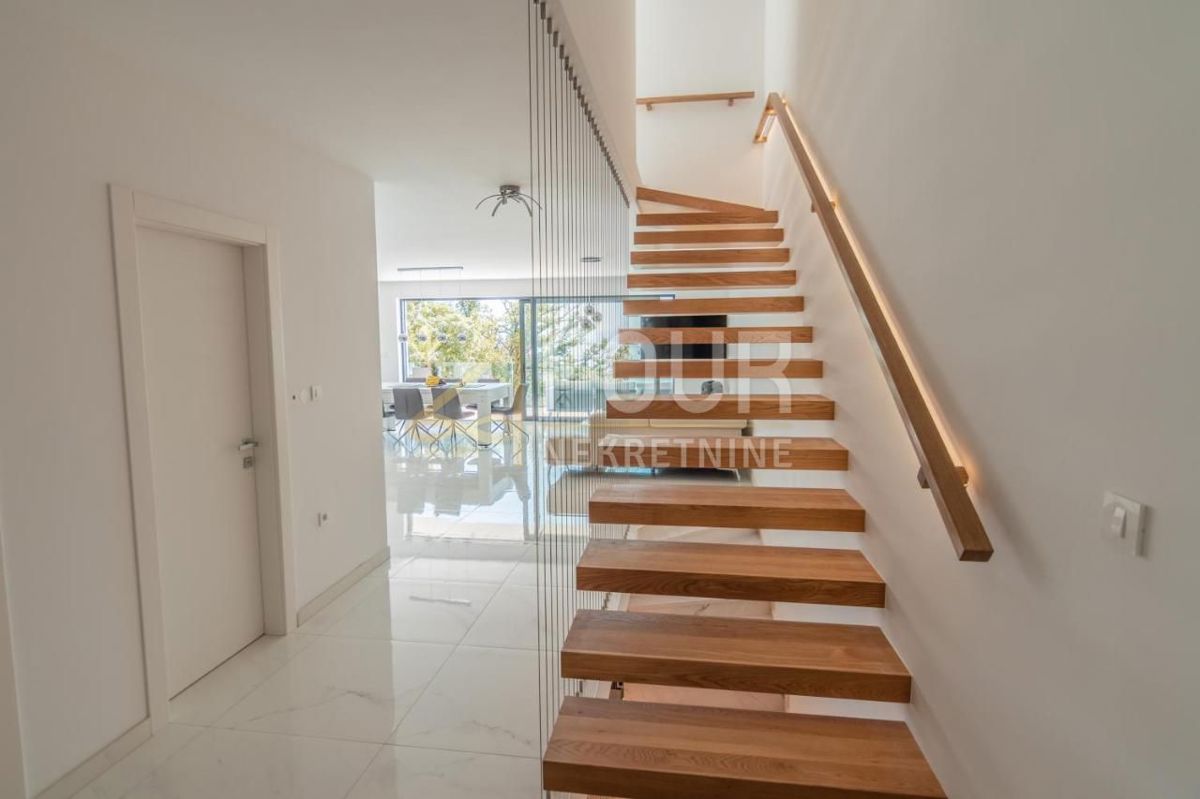 Pobri, Opatija - Okolica, 210,37m2