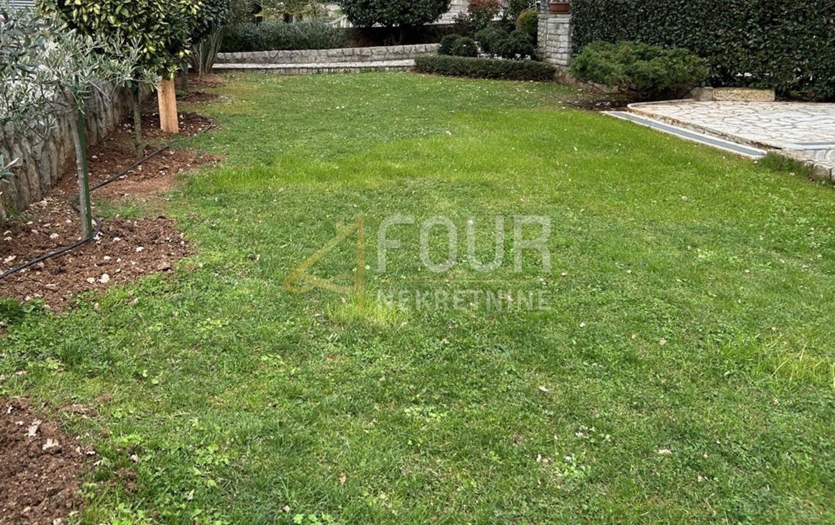 Malinska, Malinska-Dubašnica, 985m2