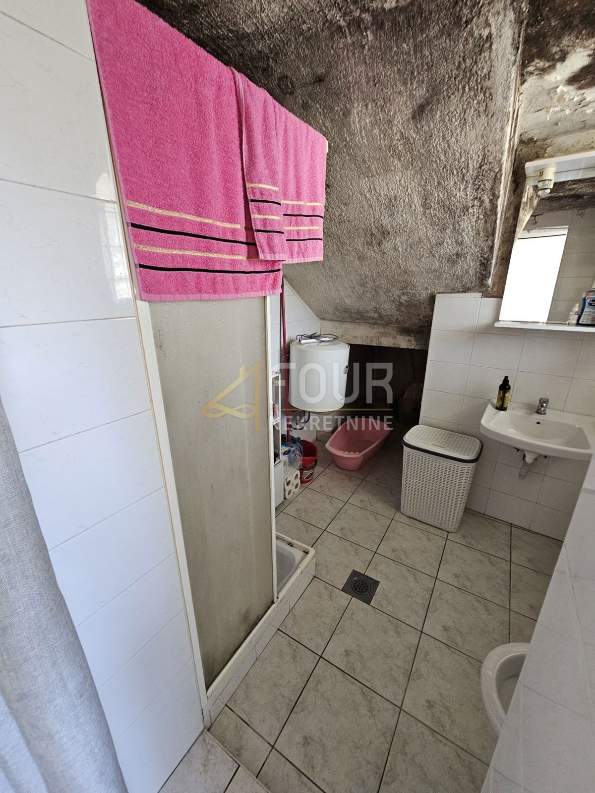 Hreljin, Bakar, 193,82m2