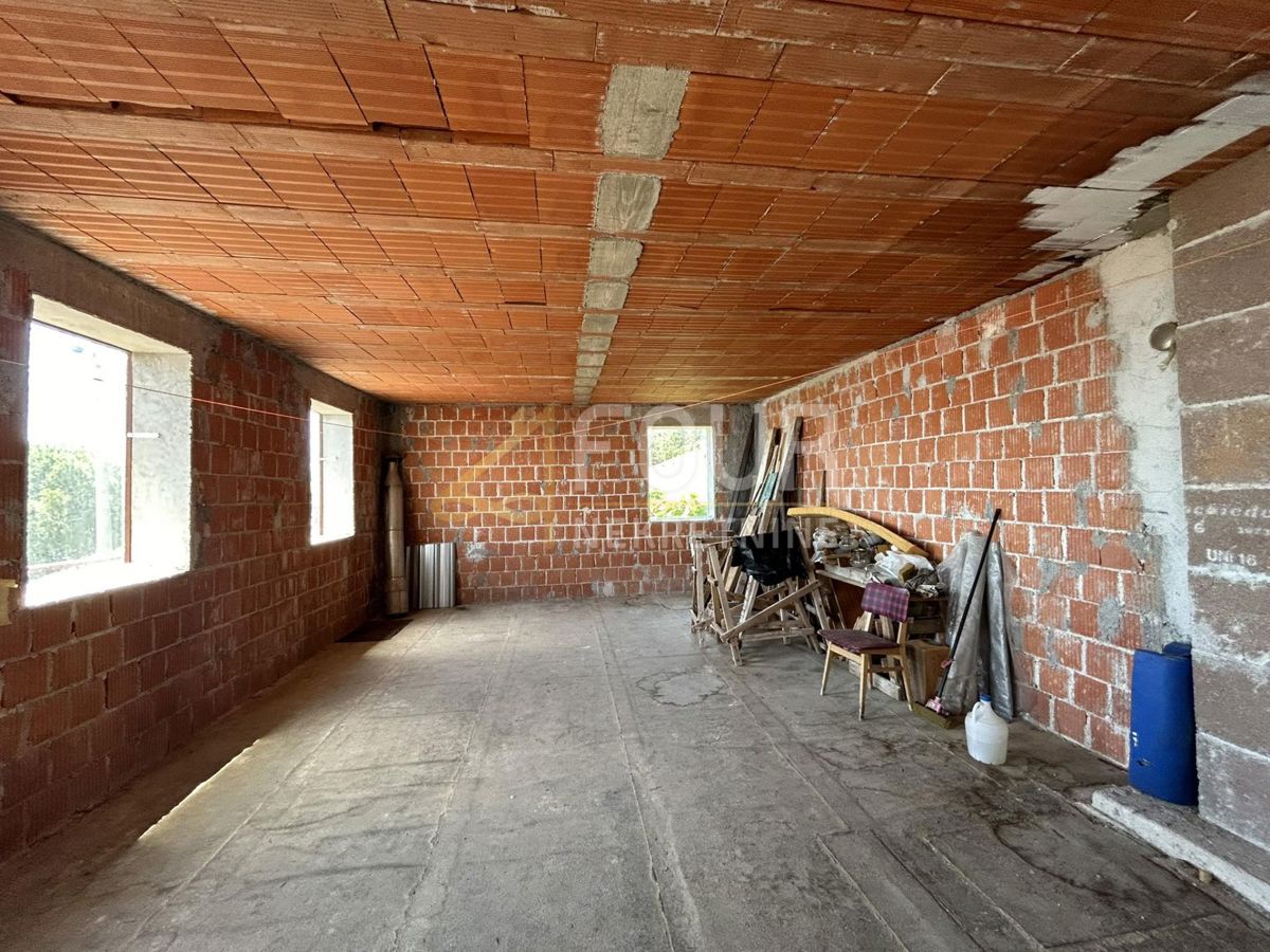 Krnjevo, Rijeka, 207m2