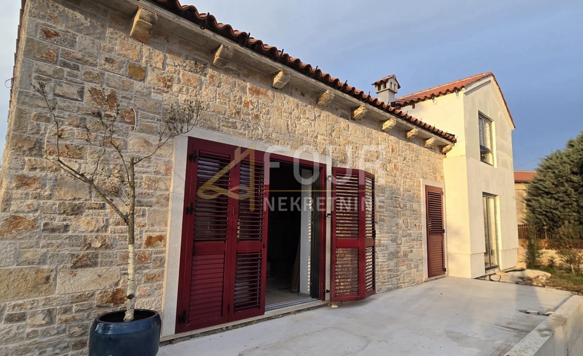 Svetvinčenat, 111m2