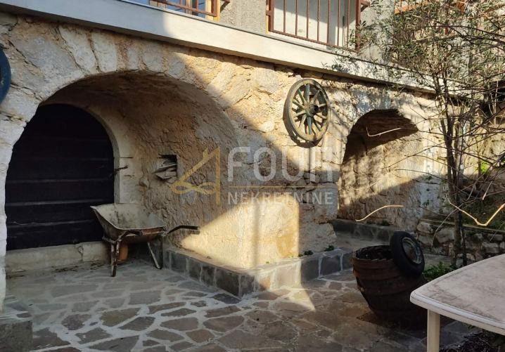 Grižane-Belgrad, Vinodolska Općina, 135m2