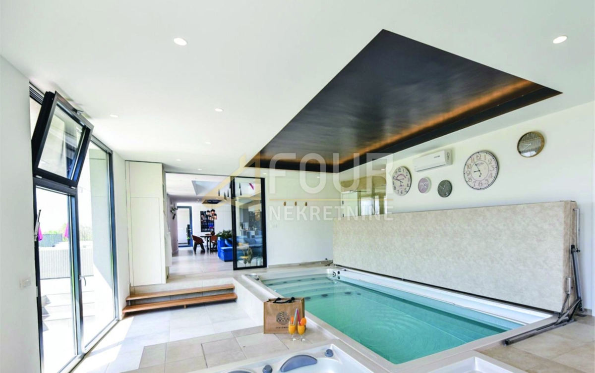 Svetvinčenat, 391m2