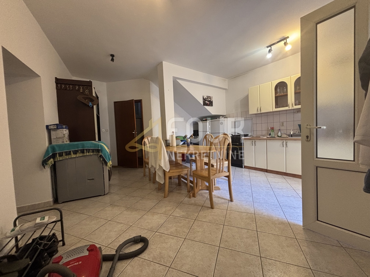 Novi Vinodolski, 77m2