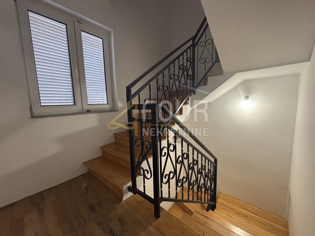 Novi Vinodolski, 77m2