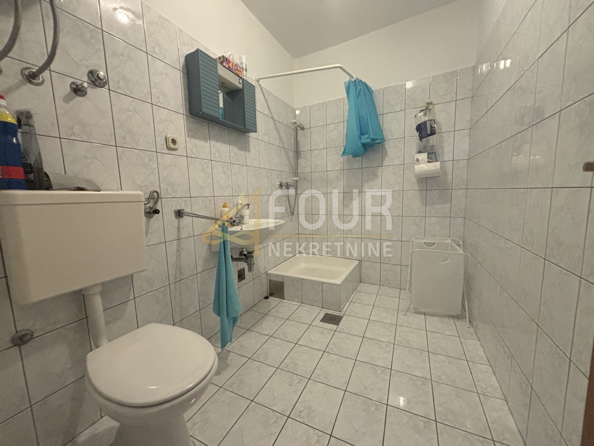 Novi Vinodolski, 77m2