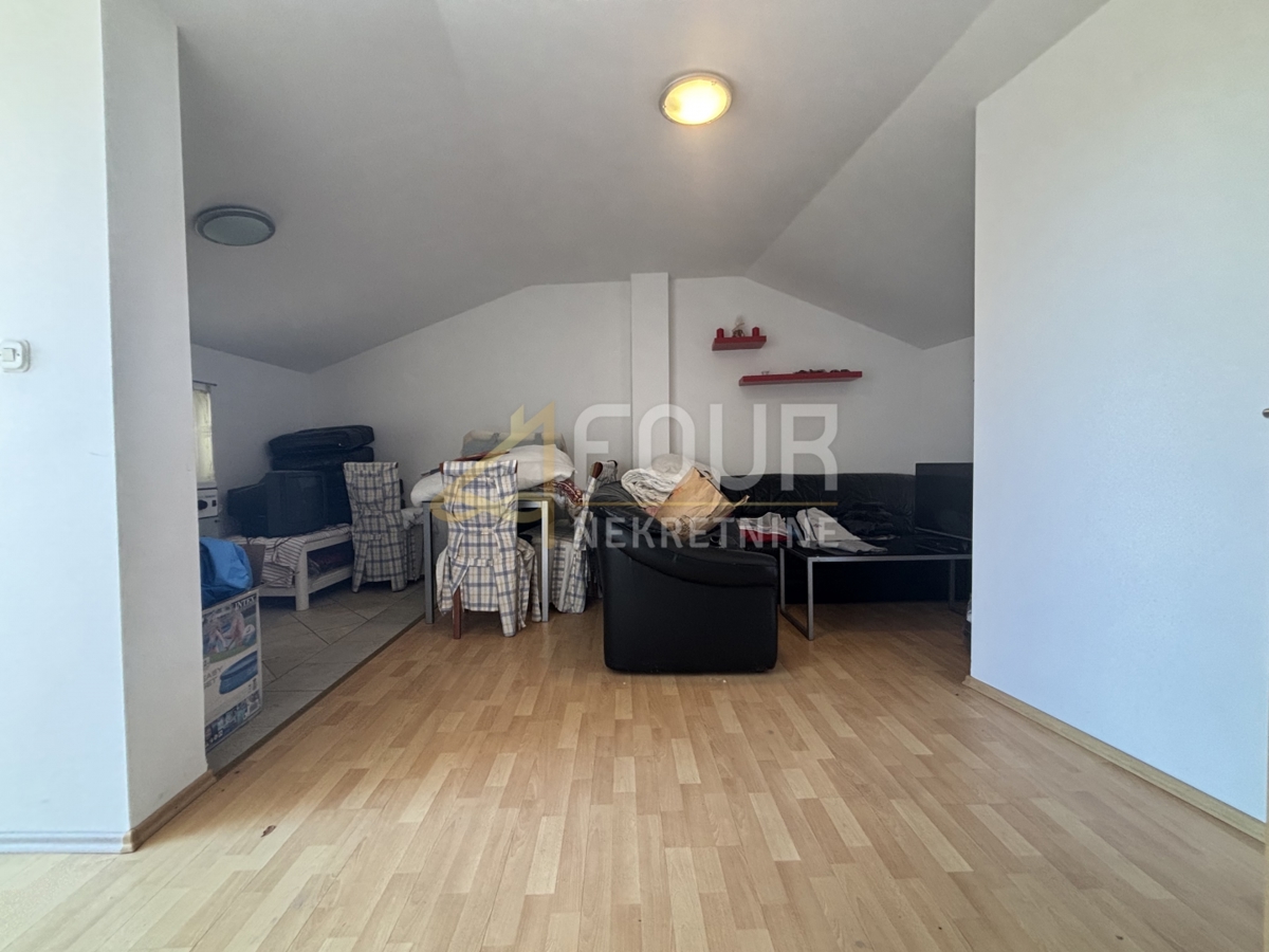 Novi Vinodolski, 77m2