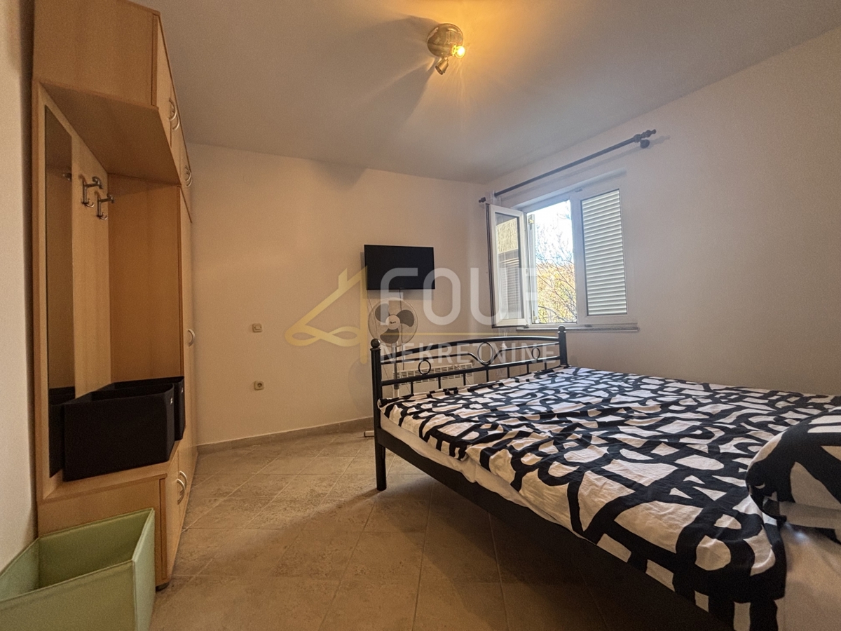 Novi Vinodolski, 77m2