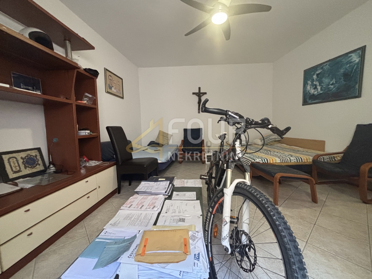 Novi Vinodolski, 77m2