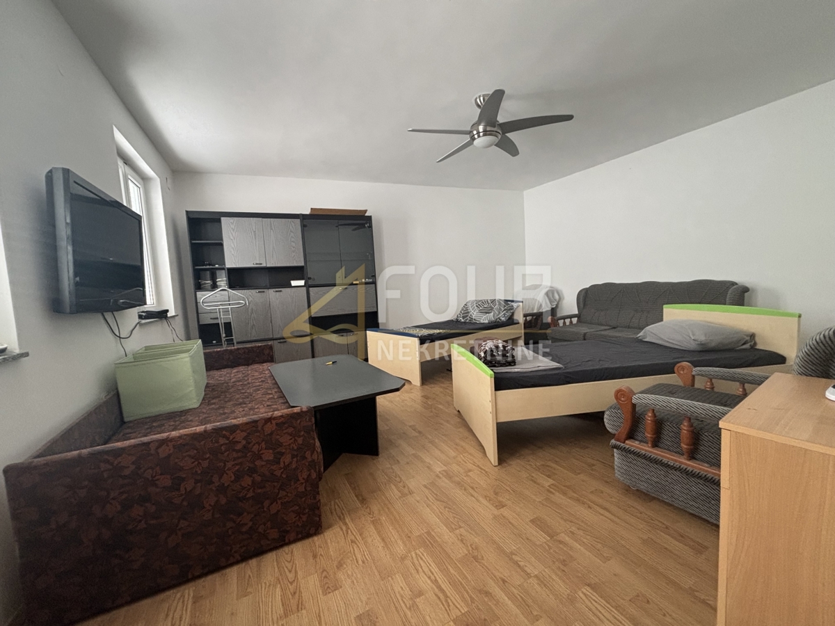 Novi Vinodolski, 77m2