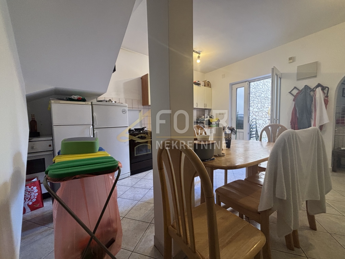 Novi Vinodolski, 77m2