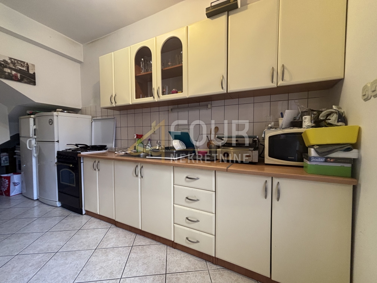 Novi Vinodolski, 77m2