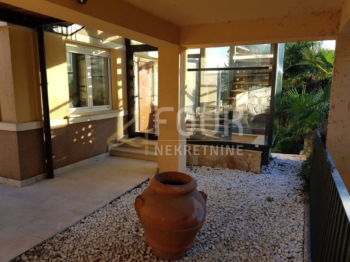 Volosko, Opatija, 230m2