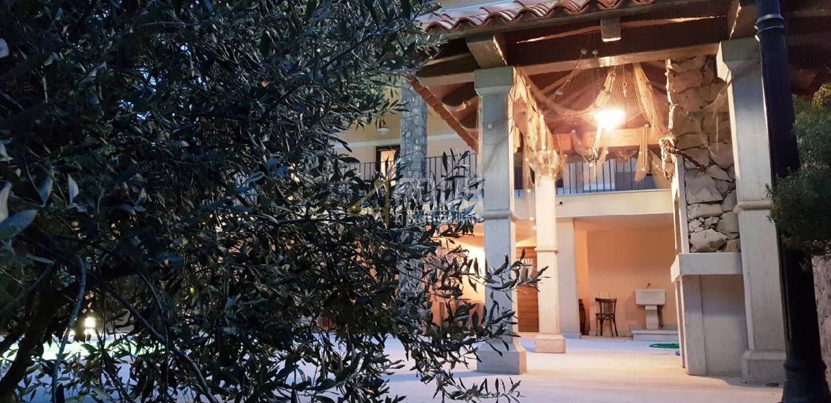 Volosko, Opatija, 230m2