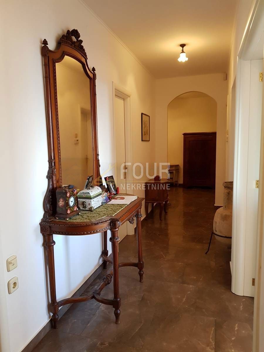 Volosko, Opatija, 230m2