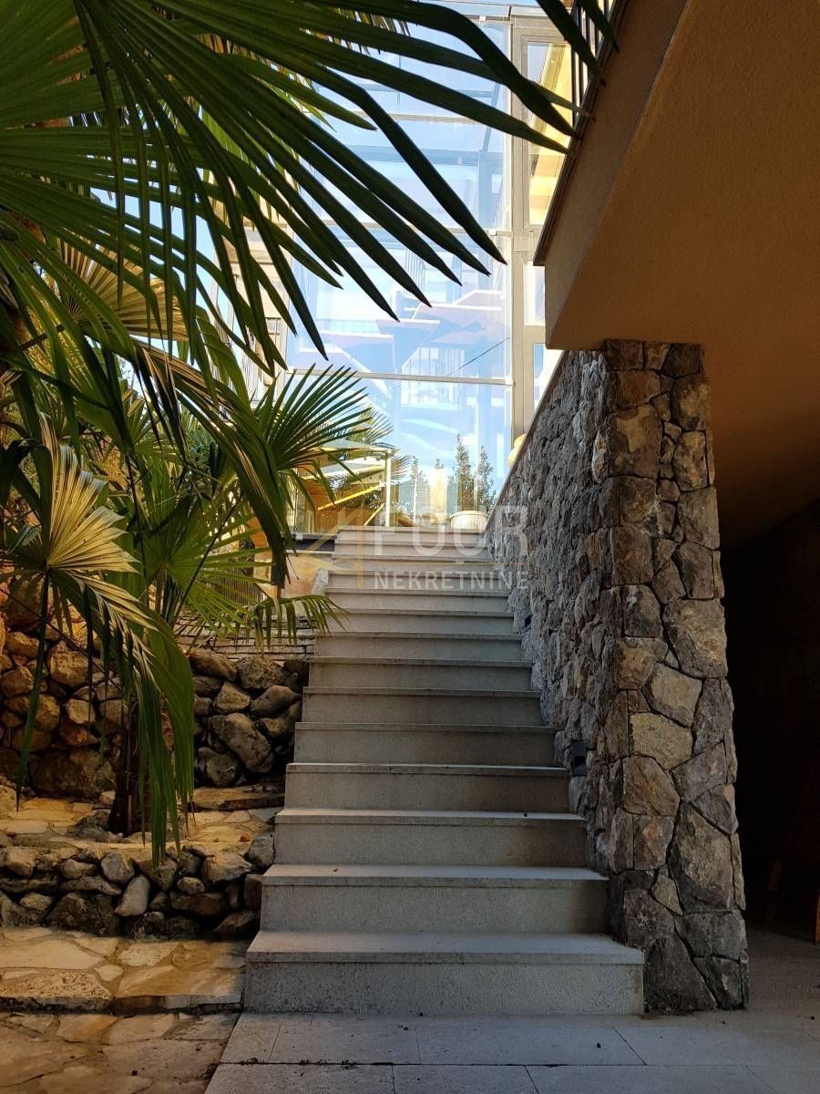 Volosko, Opatija, 230m2