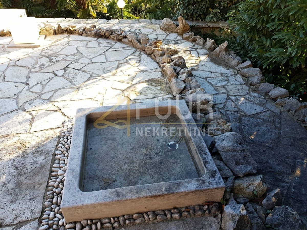 Volosko, Opatija, 230m2