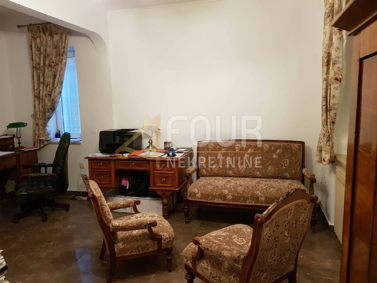 Volosko, Opatija, 230m2