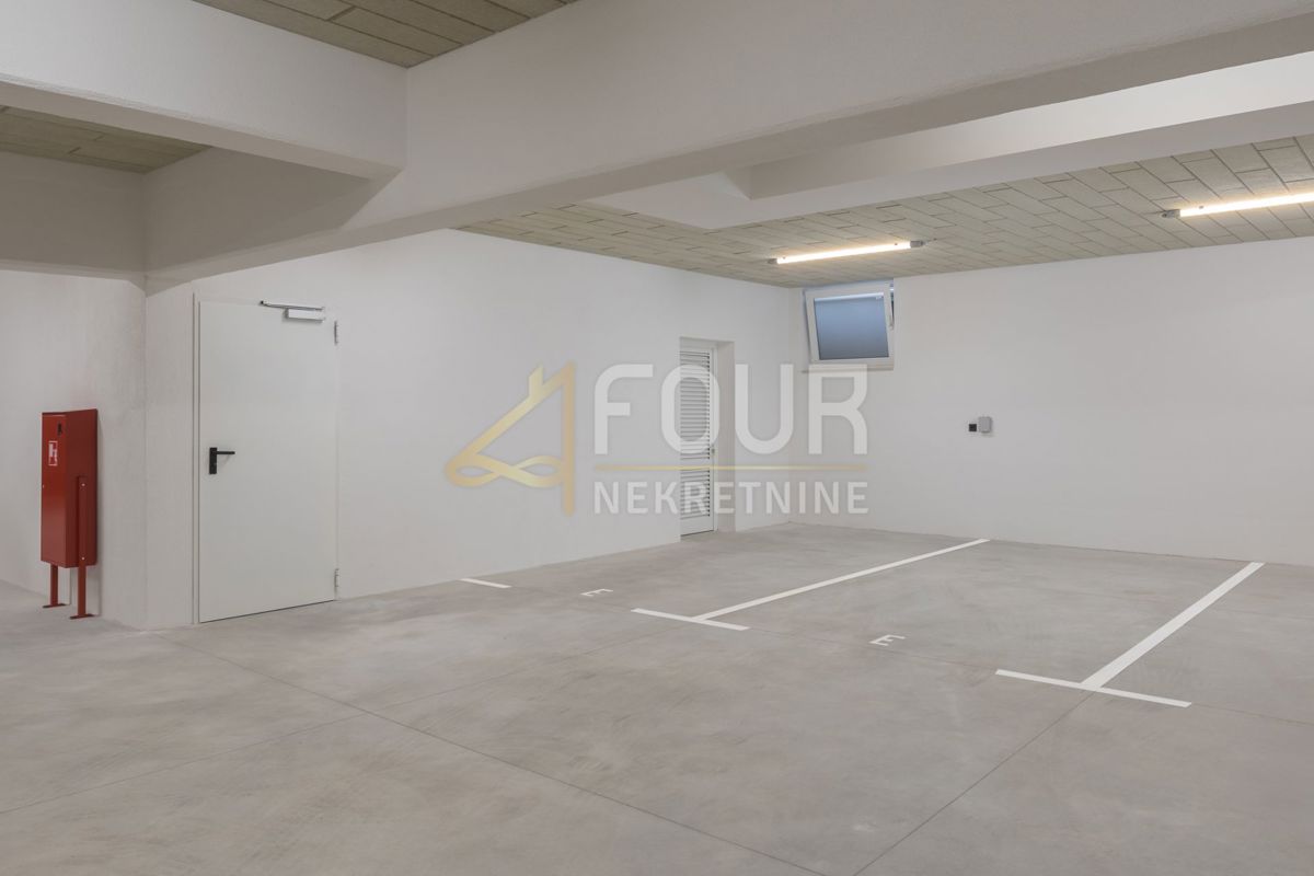 Istria, Rovigno, nuova costruzione, 159m2, quadrilocale su due piani con sala da pranzo, vista mare