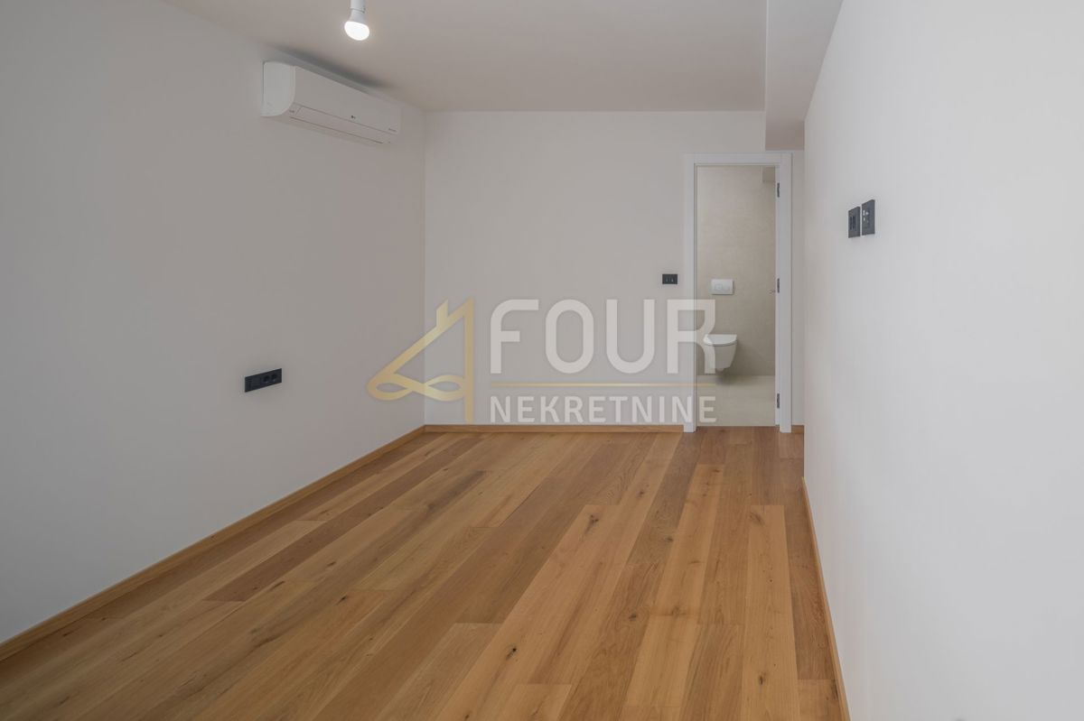 Istria, Rovigno, nuova costruzione, 159m2, quadrilocale su due piani con sala da pranzo, vista mare