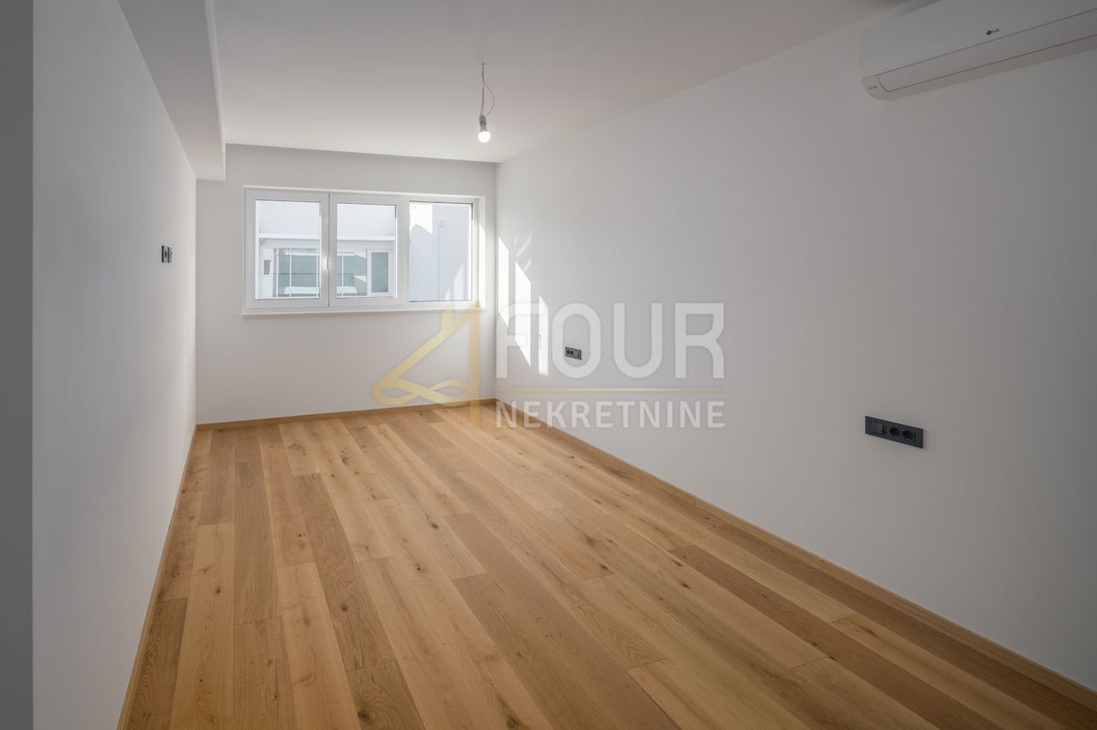 Istria, Rovigno, nuova costruzione, 159m2, quadrilocale su due piani con sala da pranzo, vista mare