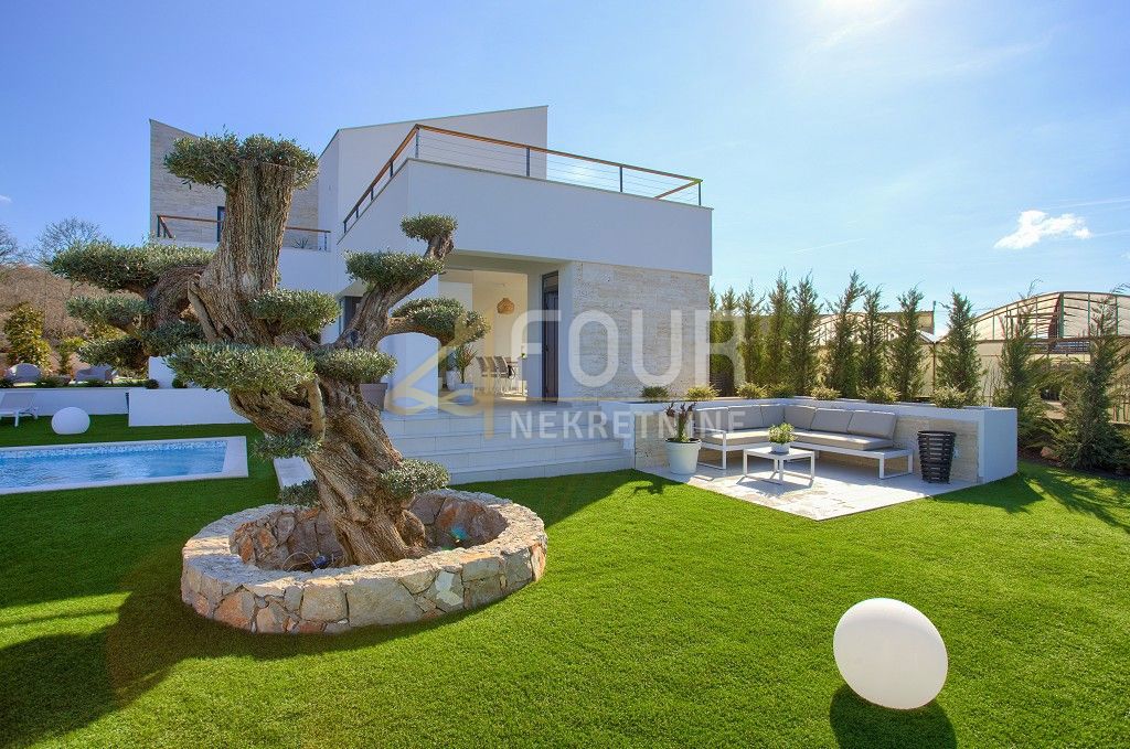 Malinska, Malinska-Dubašnica, 390m2