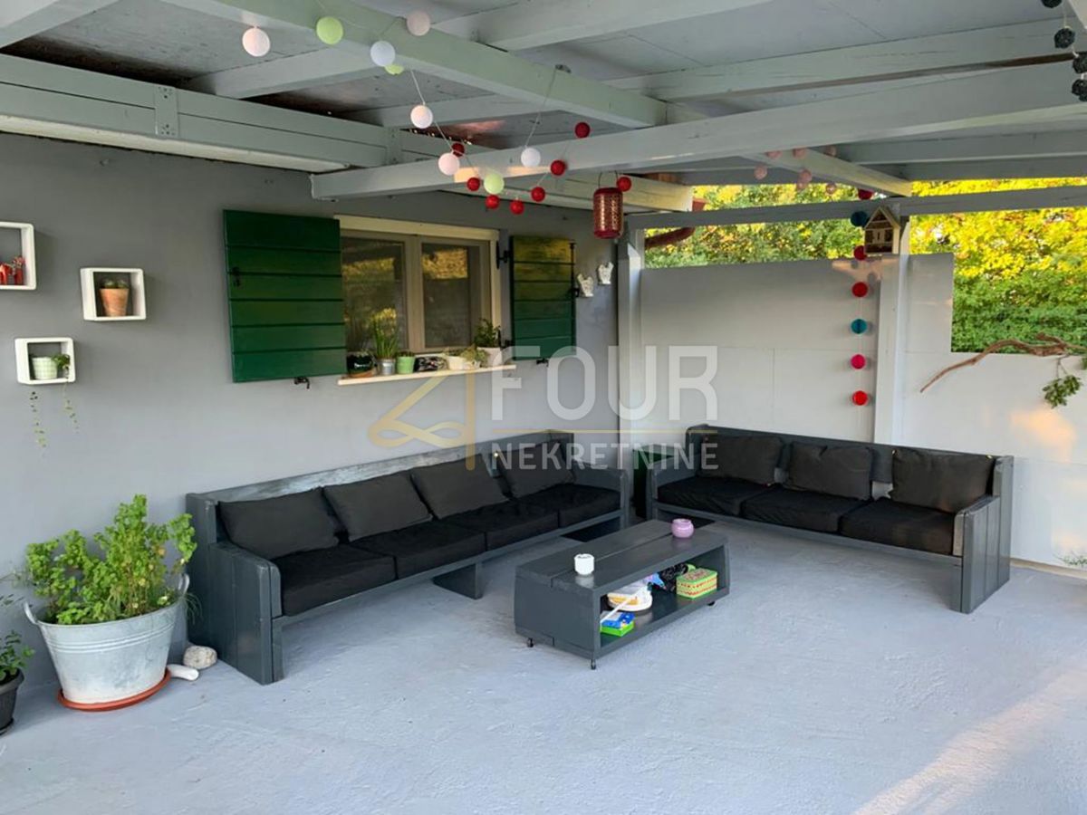 Gračišće, 303,28m2