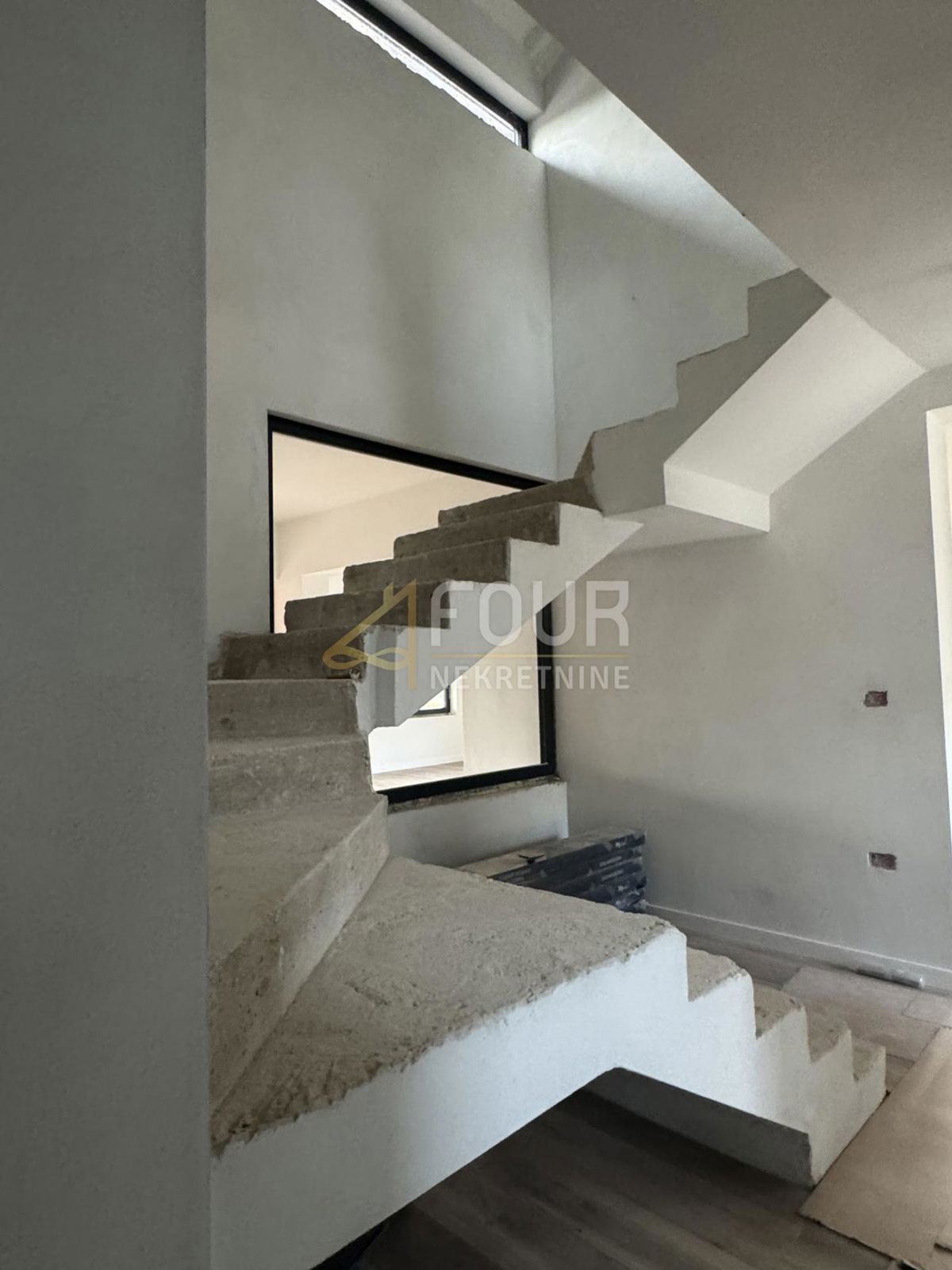 Gračišće, 303,28m2