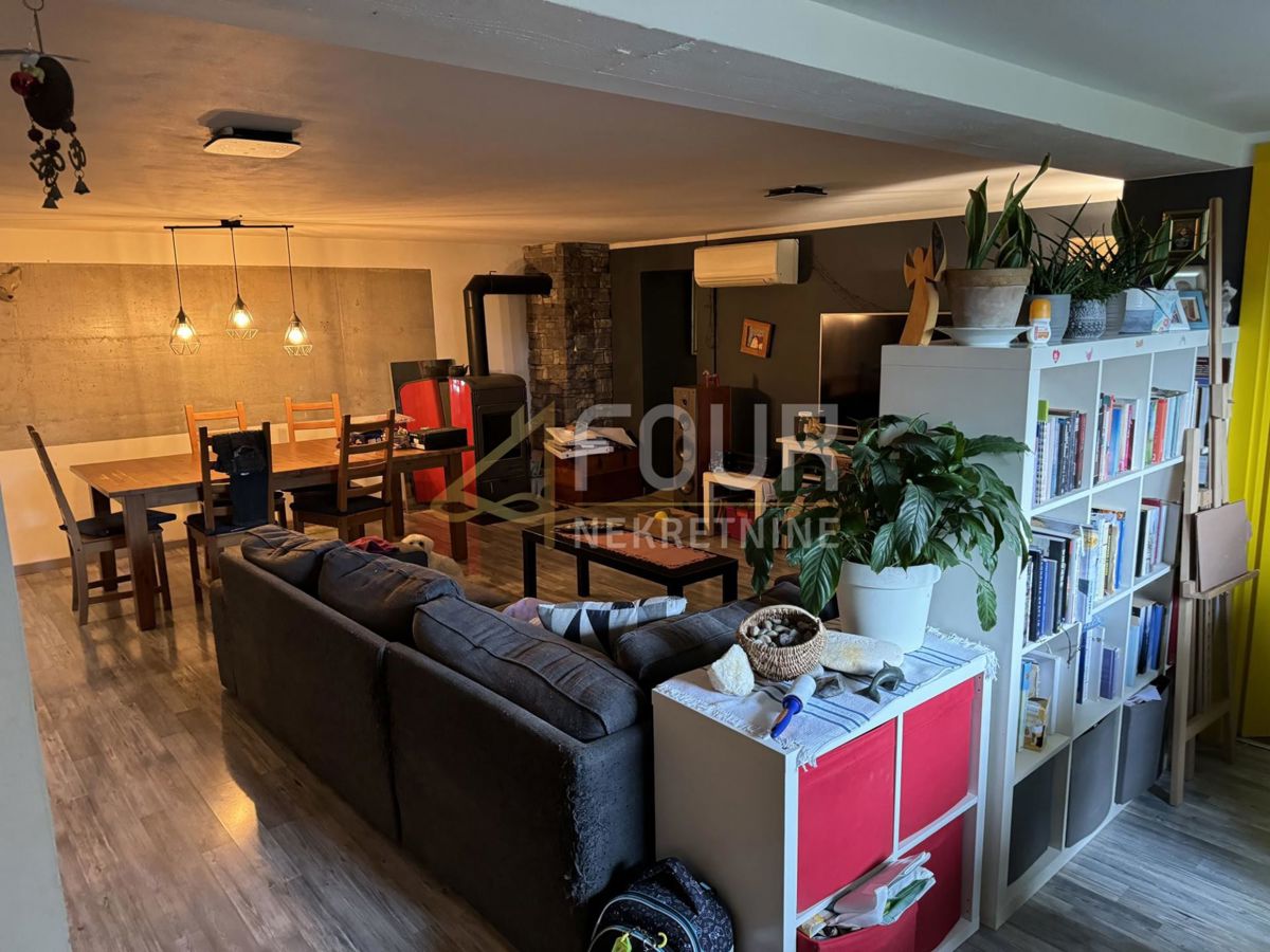 Gračišće, 303,28m2