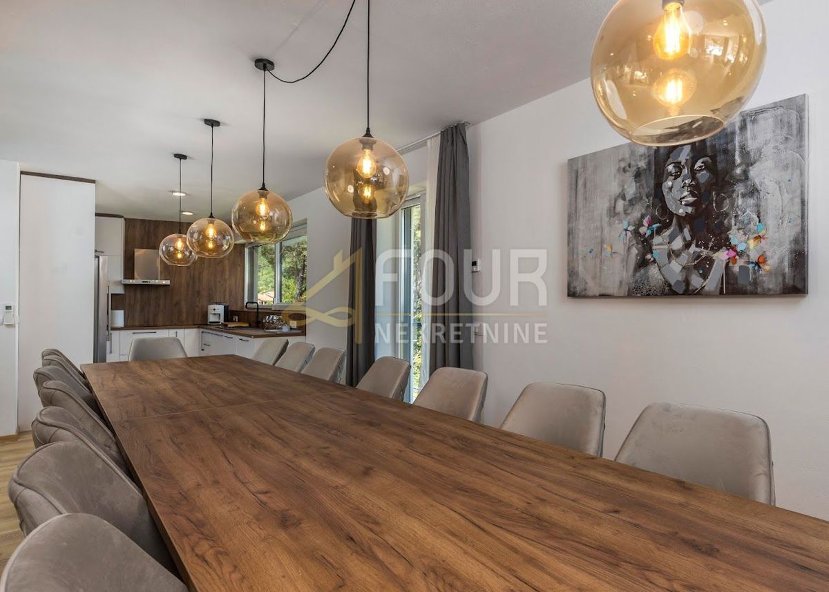 Mošćenička Draga, 430m2