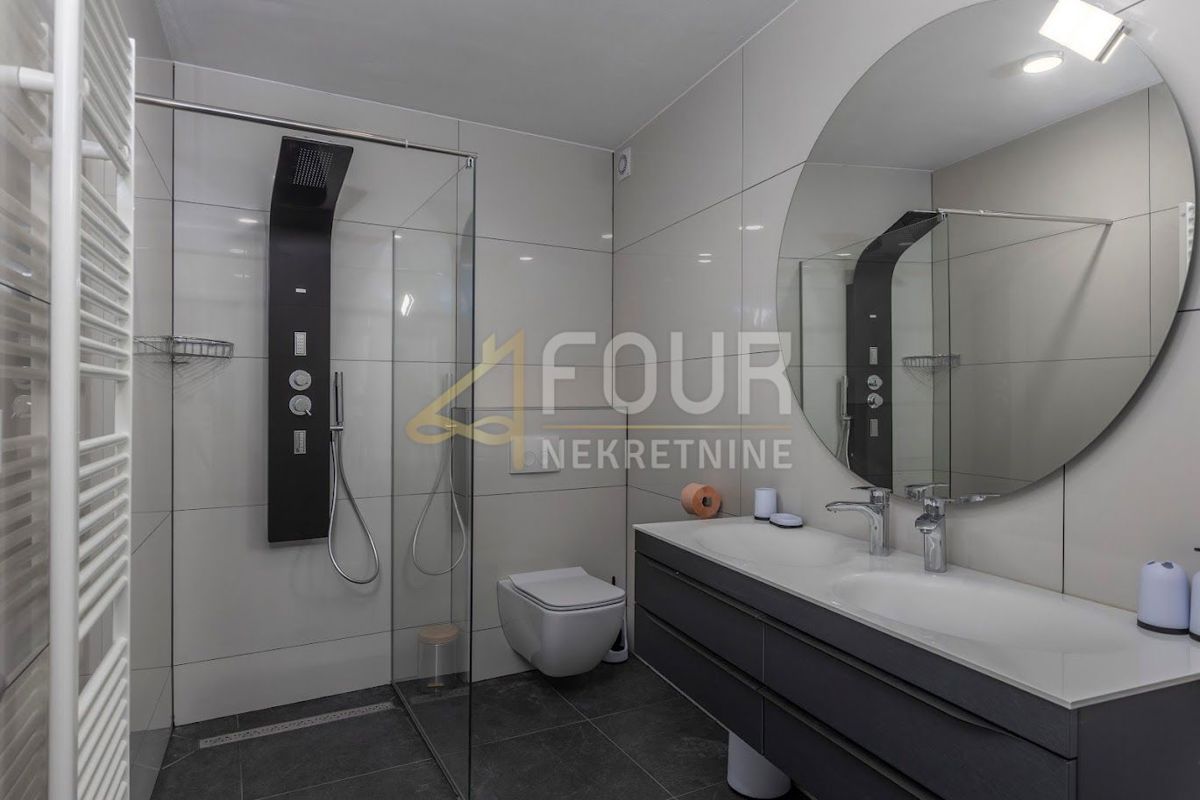 Mošćenička Draga, 430m2