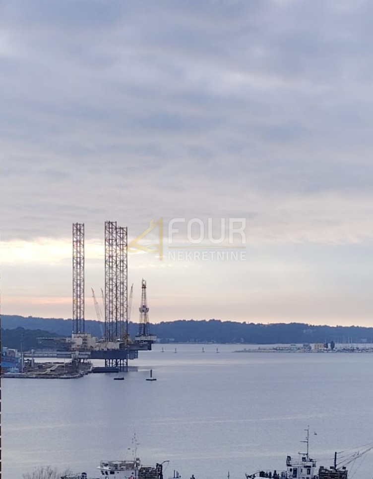 Centar, Pula, 95,68m2