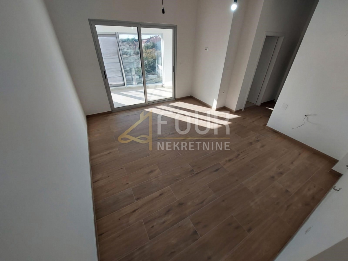 Veli vrh, Pula, 66m2