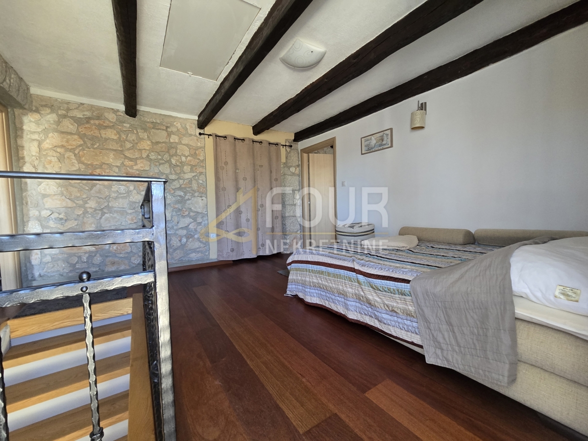 Kras, Dobrinj, 202m2