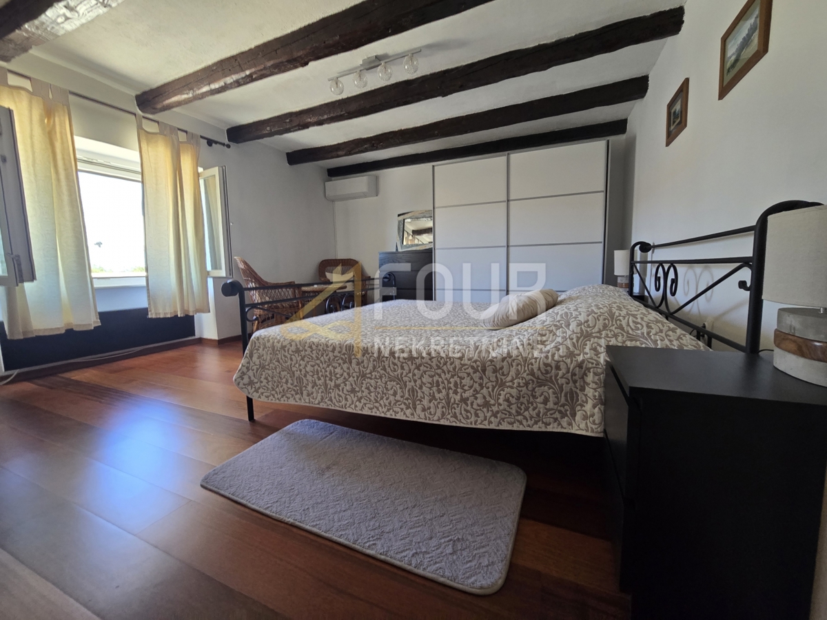 Kras, Dobrinj, 202m2