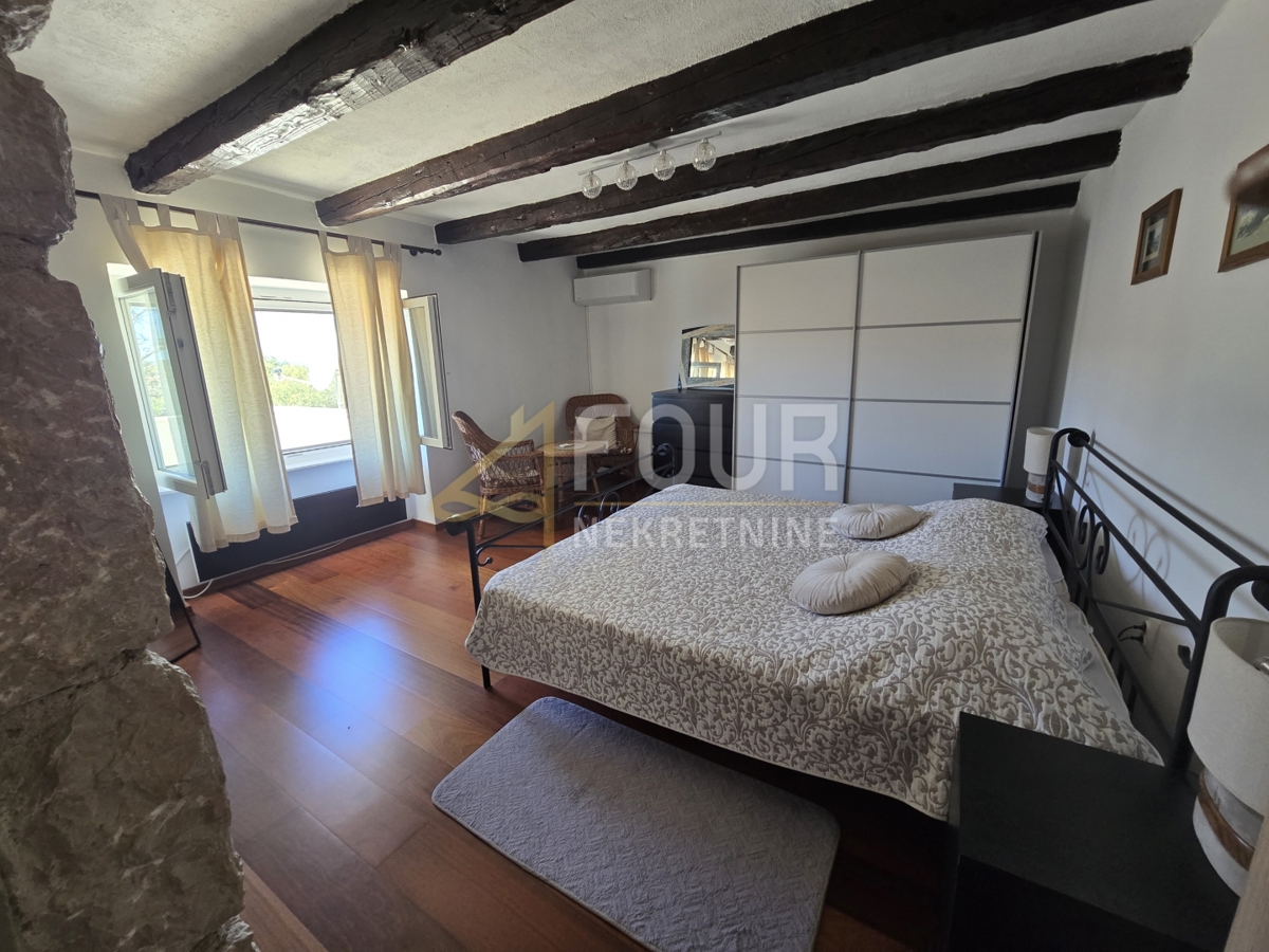 Kras, Dobrinj, 202m2