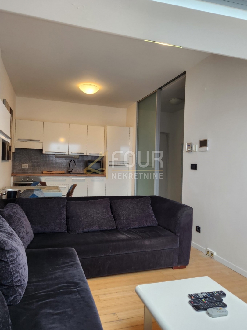 Centar, Rijeka, 56,60m2