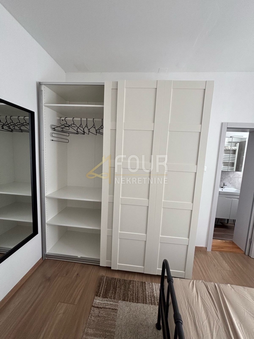 Zagabria, Città Alta, Medveščak, monolocale più soggiorno.