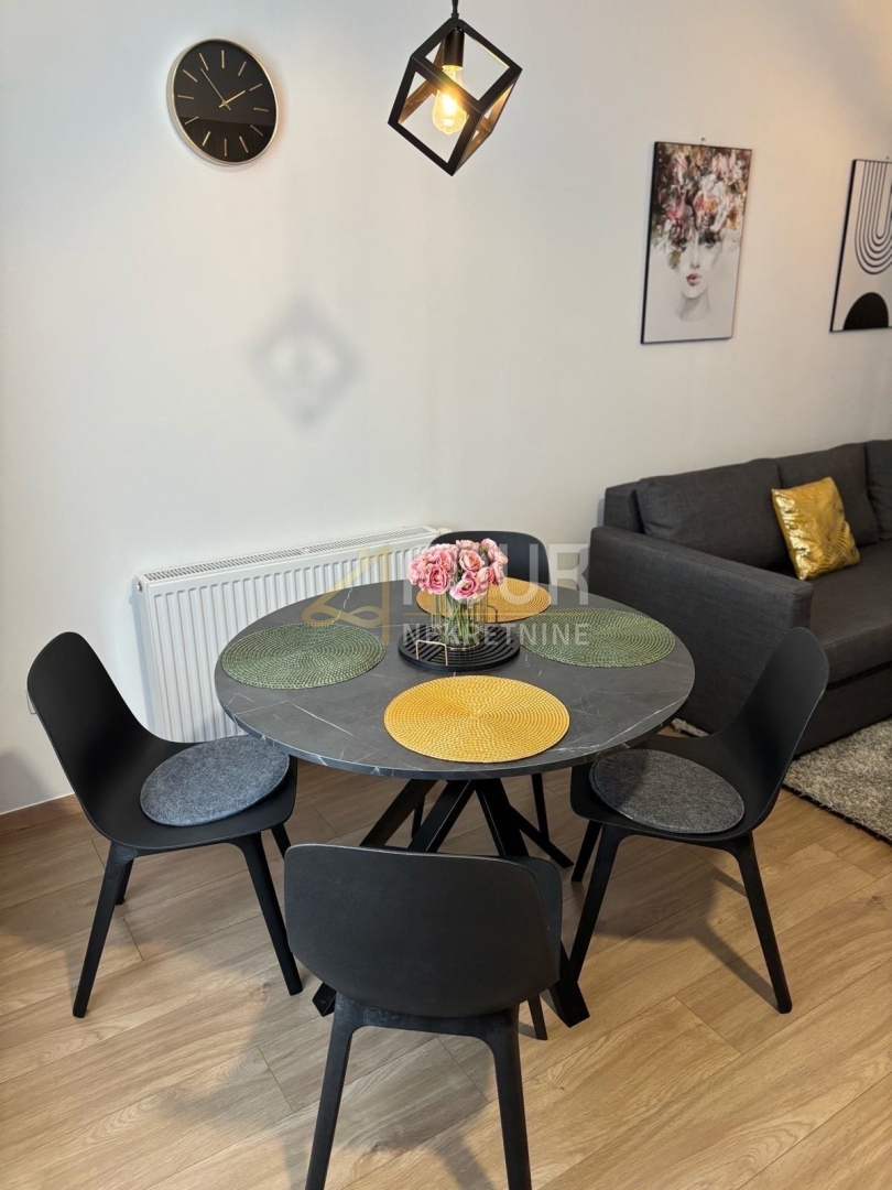 Zagabria, Città Alta, Medveščak, monolocale più soggiorno.