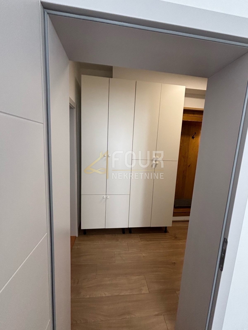 Zagabria, Città Alta, Medveščak, monolocale più soggiorno.