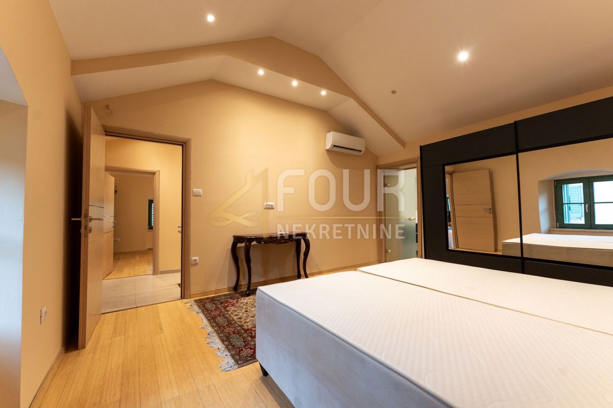 Opatija, 135m2, 2s+db, balcone, giardino, vista mare